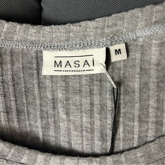 Masai medium gray pullover long sleeve
Size M - Picture 7 of 9